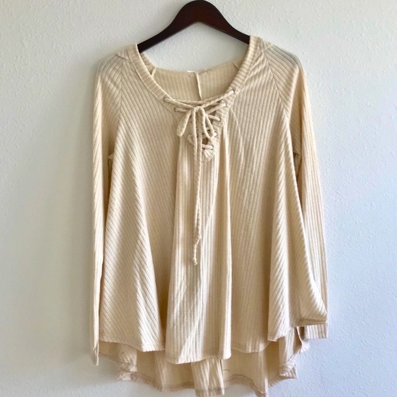 LAST1️⃣////SOFT IVORY LACE UP HOODIE - Picture 4 of 11